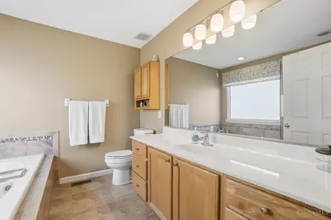 Bath - 504 Dakota Run, Hamilton Township, OH 45039 photo 1 of 8