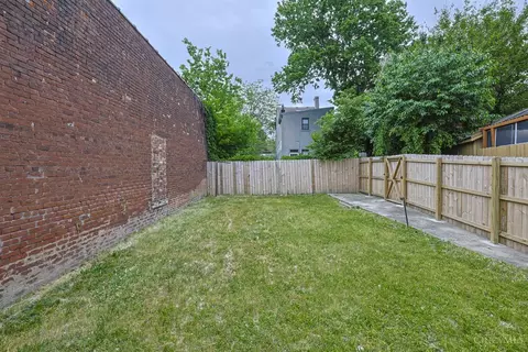 Exterior - 2956 Henshaw Ave, Cincinnati, OH 45225 photo 6 of 8