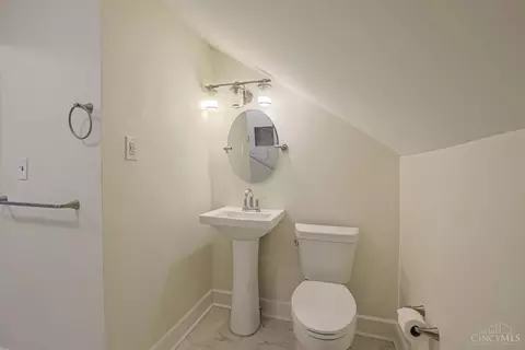 Bath - 2956 Henshaw Ave, Cincinnati, OH 45225 photo 3 of 3