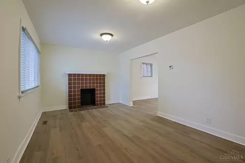 Living - 2956 Henshaw Ave, Cincinnati, OH 45225 photo 3 of 4