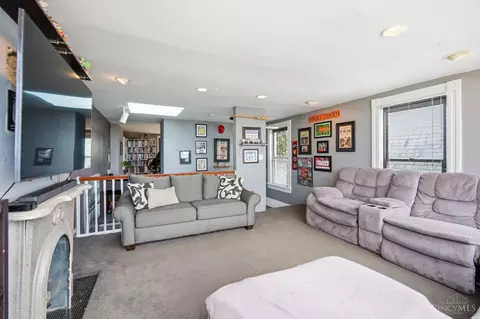 Living - 1224 Ida St, Cincinnati, OH 45202 photo 4 of 4