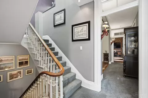 Entry Way - 1224 Ida St, Cincinnati, OH 45202 photo 2 of 2