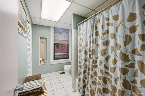 Bath - 1224 Ida St, Cincinnati, OH 45202 photo 1 of 3