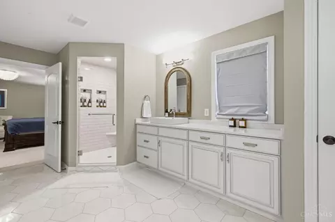 Bath - 3266 Harborside Dr, Cincinnati, OH 45248 photo 2 of 9