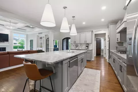 Kitchen - 3266 Harborside Dr, Cincinnati, OH 45248 photo 4 of 7