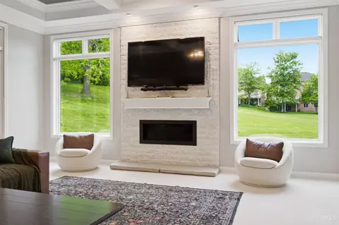Living - 3266 Harborside Dr, Cincinnati, OH 45248 photo 4 of 5