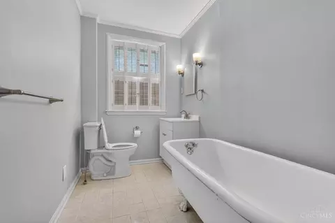Bath - 415 North St, Batavia, OH 45103 photo 3 of 3