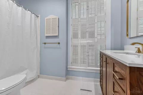 Bath - 415 North St, Batavia, OH 45103 photo 2 of 3