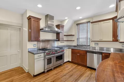 Kitchen - 415 North St, Batavia, OH 45103 photo 2 of 3