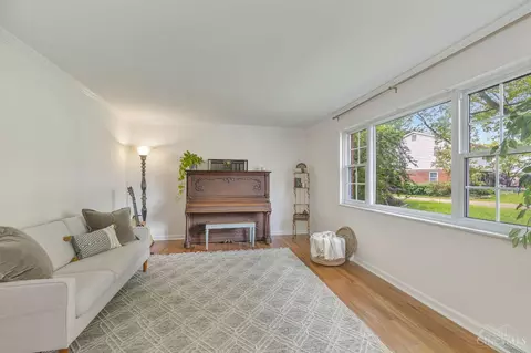 Living - 761 Kipp Dr, Cincinnati, OH 45255 photo 1 of 4