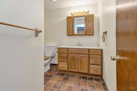 Bath - 761 Kipp Dr, Cincinnati, OH 45255 photo 5 of 6