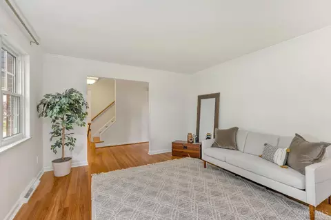 Living - 761 Kipp Dr, Cincinnati, OH 45255 photo 2 of 4