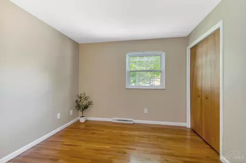 Bedroom - 761 Kipp Dr, Cincinnati, OH 45255 photo 4 of 6