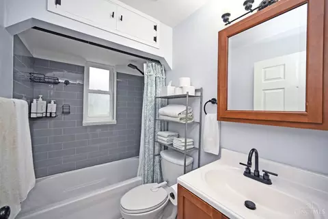 Bath - 18 Crestmont Dr, Reading, OH 45215 photo 1 of 2