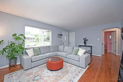 Living - 18 Crestmont Dr, Reading, OH 45215 photo 4 of 5