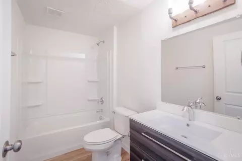 Bath - 4310 Wuebold Ln, Cincinnati, OH 45245 photo 3 of 3