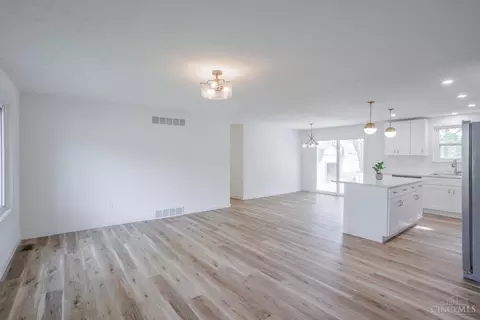 Living - 4310 Wuebold Ln, Cincinnati, OH 45245 photo 2 of 3