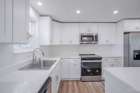 Kitchen - 4310 Wuebold Ln, Cincinnati, OH 45245 photo 2 of 2