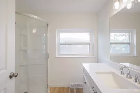 Bath - 4310 Wuebold Ln, Cincinnati, OH 45245 photo 2 of 3