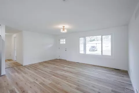 Living - 4310 Wuebold Ln, Cincinnati, OH 45245 photo 3 of 3