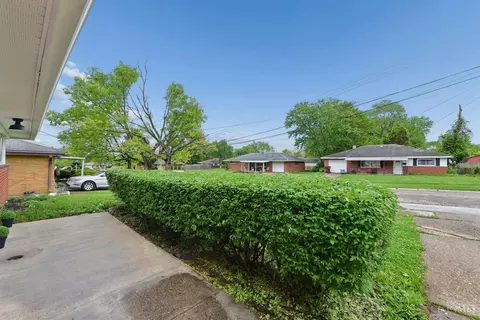 Exterior - 8707 Moonlight Ln, Cincinnati, OH 45231 photo 3 of 7
