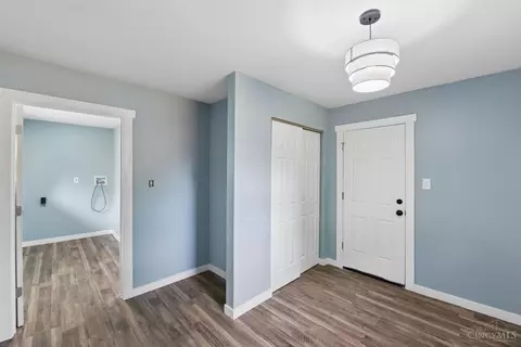 Entry Way - 8707 Moonlight Ln, Cincinnati, OH 45231 photo 1 of 2