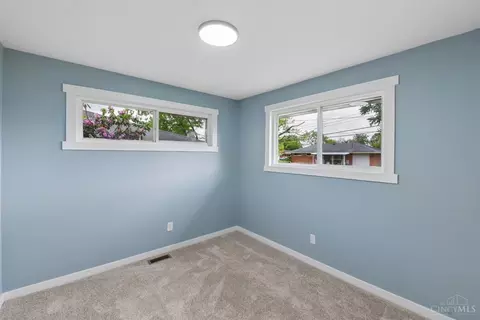 Bedroom - 8707 Moonlight Ln, Cincinnati, OH 45231 photo 1 of 10