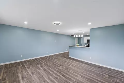 Living - 8707 Moonlight Ln, Cincinnati, OH 45231 photo 1 of 3