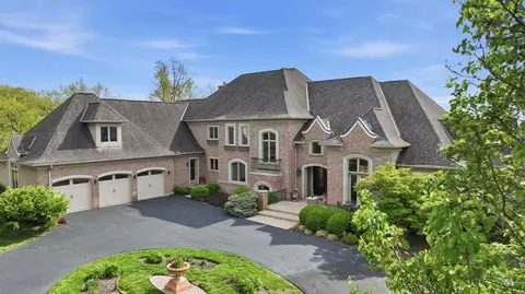 4535 Drake Rd, Cincinnati, OH 45243