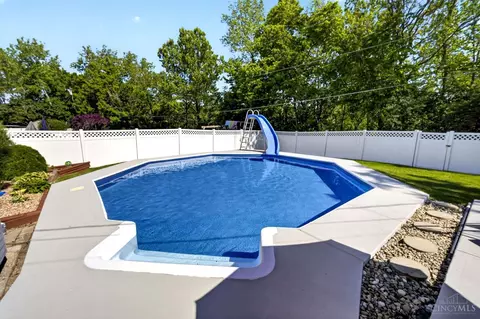 Exterior - 2784 Mahoning Ct, Cincinnati, OH 45233 photo 9 of 11