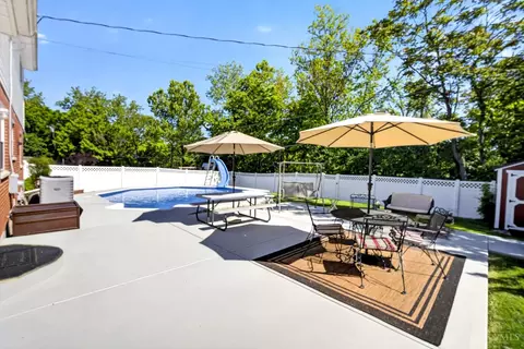 Exterior - 2784 Mahoning Ct, Cincinnati, OH 45233 photo 8 of 11