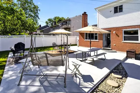 Exterior - 2784 Mahoning Ct, Cincinnati, OH 45233 photo 10 of 11