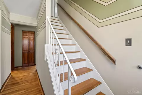 Entry Way - 2784 Mahoning Ct, Cincinnati, OH 45233 photo 2 of 4