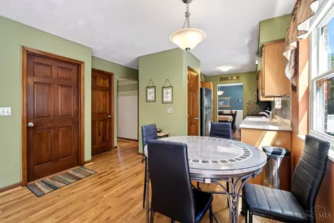 Entry Way - 2784 Mahoning Ct, Cincinnati, OH 45233 photo 3 of 4