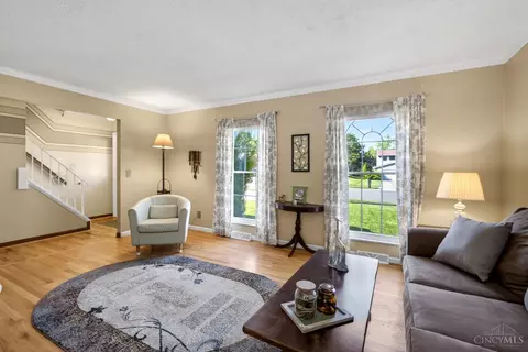 Living - 2784 Mahoning Ct, Cincinnati, OH 45233 photo 2 of 5