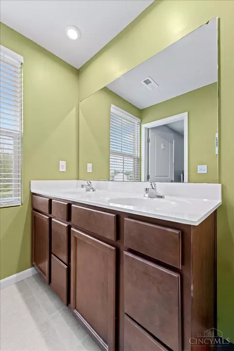 Bath - 4958 Allens Ridge Dr, Morrow, OH 45152 photo 3 of 4