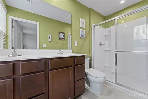 Bath - 4958 Allens Ridge Dr, Morrow, OH 45152 photo 2 of 4