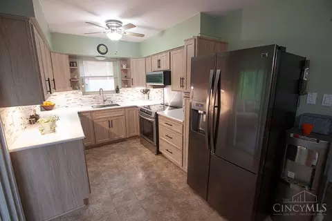 Kitchen - 2795 Westbrook Dr, Cincinnati, OH 45211 photo 1 of 5