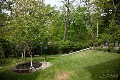 Exterior - 2795 Westbrook Dr, Cincinnati, OH 45211 photo 2 of 10