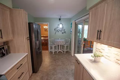 Kitchen - 2795 Westbrook Dr, Cincinnati, OH 45211 photo 2 of 5