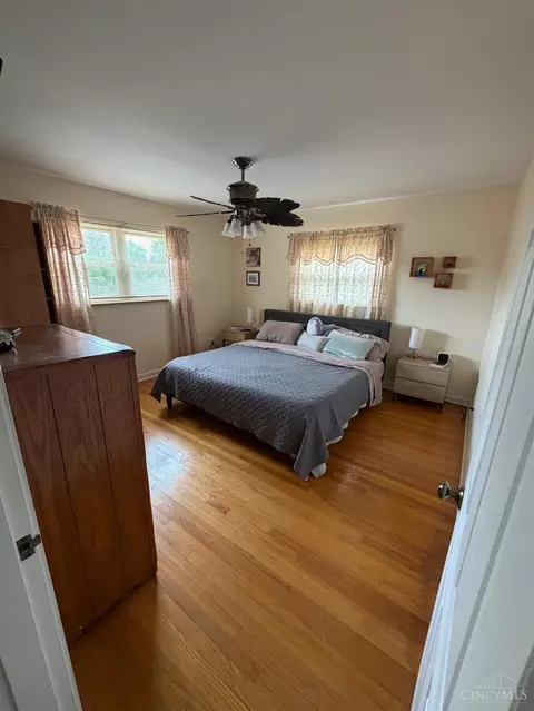 Bedroom - 2795 Westbrook Dr, Cincinnati, OH 45211 photo 3 of 4