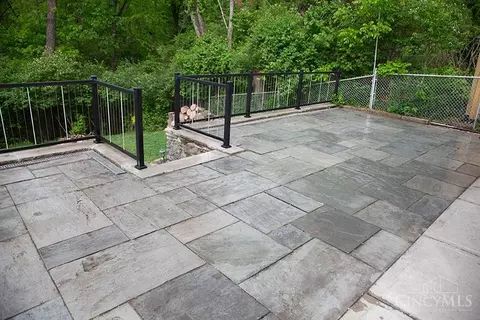 Exterior - 2795 Westbrook Dr, Cincinnati, OH 45211 photo 5 of 10