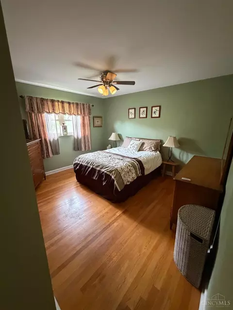 Bedroom - 2795 Westbrook Dr, Cincinnati, OH 45211 photo 4 of 4