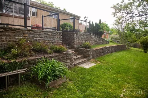 Exterior - 2795 Westbrook Dr, Cincinnati, OH 45211 photo 6 of 10