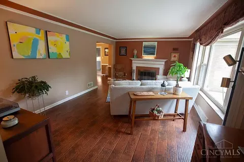 Living - 2795 Westbrook Dr, Cincinnati, OH 45211 photo 2 of 5