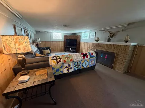 Living - 2795 Westbrook Dr, Cincinnati, OH 45211 photo 4 of 5