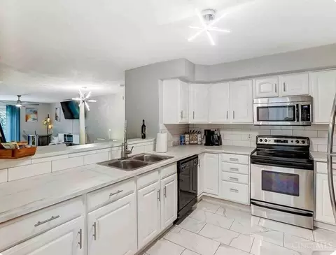 Kitchen - 7887 Ramble Vw, Cincinnati, OH 45231 photo 1 of 4