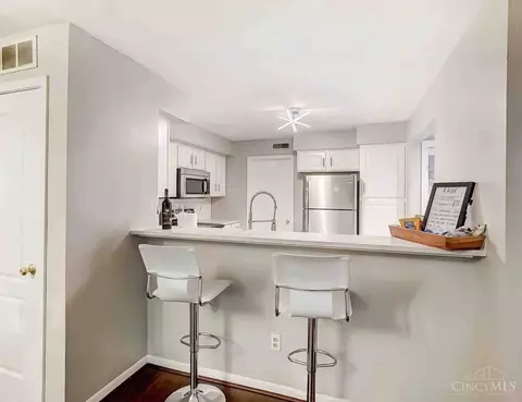 Kitchen - 7887 Ramble Vw, Cincinnati, OH 45231 photo 2 of 4
