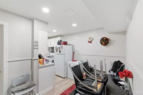 Dining - 781 Clanora Dr, Cincinnati, OH 45205 photo 1 of 1