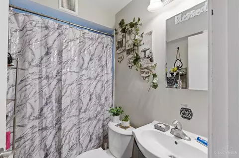 Bath - 781 Clanora Dr, Cincinnati, OH 45205 photo 1 of 2